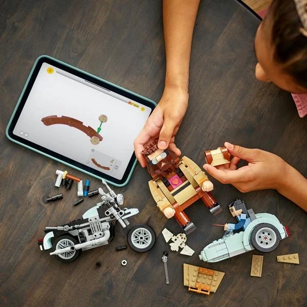 Конструктор LEGO Harry Potter Поїздка Геґріда й Гаррі на мотоциклі 617 деталей (76443) - изображение 9