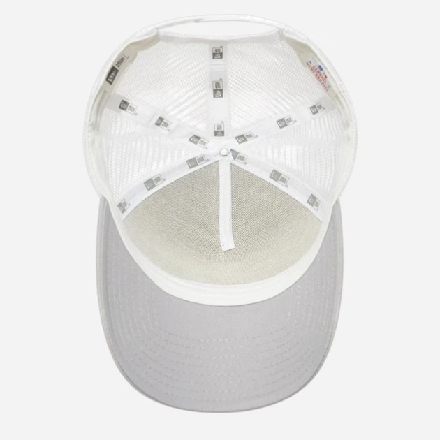 Czapka z daszkiem z siatką New Era Clean Trucker Nyy 11588490 One Size Szary/Biały - obraz 4