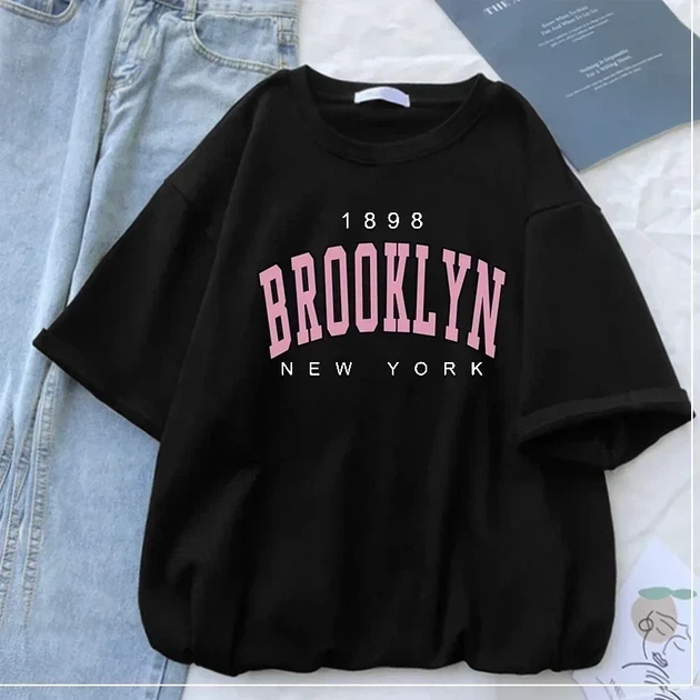 Жіноча стильна оверсайз Футболка LOYS з принтом New York Brooklyn Чорний XS - Фото 1 Жіноча стильна оверсайз Футболка LOYS з принтом New York Brooklyn Чорний XS - зображення 1