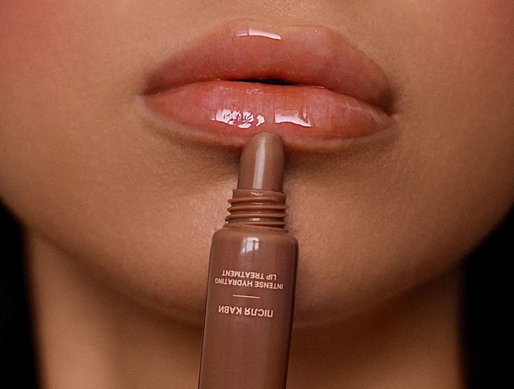 Блеск для губ с эффектом глубокого увлажнения «После кофе» Kiss Me Intense Hydrating Lip Treatment After Coffee, 8мл (769293823078) - изображение 4