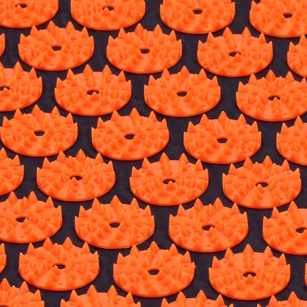 Mata zdrowotna do akupresury Springos FA0155 z kolcami z poduszką 65 x 41 cm Pomarańczowo-ciemno-niebieska (5907719490212) - obraz 6