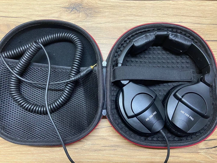 Защитный кейс сумка чехол футляр для наушников Sennheiser HD 280 Pro black - Фото 2 Защитный кейс сумка чехол футляр для наушников Sennheiser HD 280 Pro black - изображение 2
