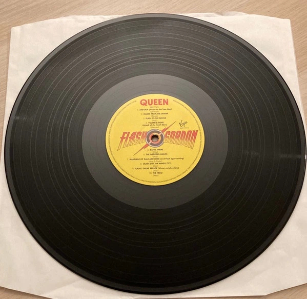 Queen - Flash Gordon (Original Soundtrack Music) (180 грамм, 2-скоростной мастеринг, Альбом, Переиздание, Ремастеринг) - изображение 9