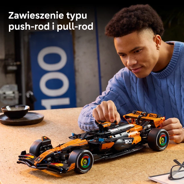 Zestaw klocków LEGO Technic Bolid McLaren MCL39 F1 1675 elementów (42228) - obraz 5