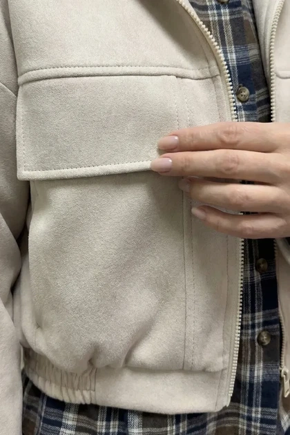 Замшевый бомбер XXL-3XL. Светлый беж - Фото 3 Замшевый бомбер XXL-3XL. Светлый беж - изображение 3