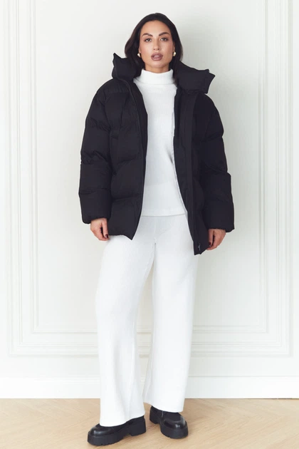 Жіноча зимова куртка з капюшоном Seventeen XXL-3XL Чорний (2000000211329) - зображення 2