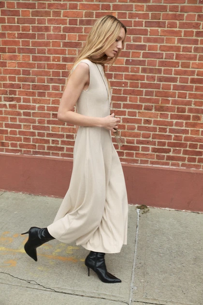 Довга сукня без рукавів Zara 0858/620 S Бежева (00858620718S) - Фото 2 Довга сукня без рукавів Zara 0858/620 S Бежева (00858620718S) - изображение 2