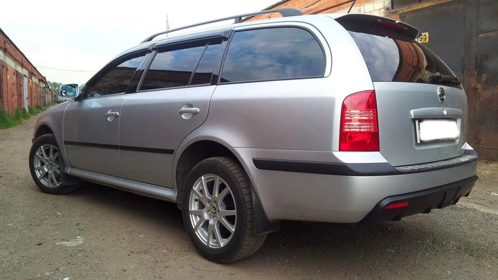 Спойлер кришки багажник Skoda Octavia A4 Combi Шкода Октавия універсал склопластик під фарбування - Фото 2 Спойлер кришки багажник Skoda Octavia A4 Combi Шкода Октавия універсал склопластик під фарбування - зображення 2