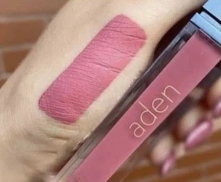 Aden Liquid Lipstick Помада рідка "Sugar Chic" No 33 - зображення 2