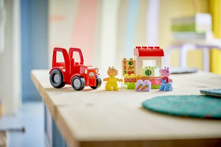 Конструктор LEGO DUPLO Peppa Pig Трактор і ринок 18 деталей (10468) - зображення 8