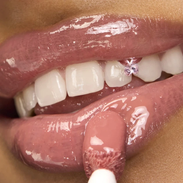 Увлажняющая блеск-масло для губ Lancome Idole Juicy Treat Lip Oil Gloss 33 idole nude, тестер - изображение 3