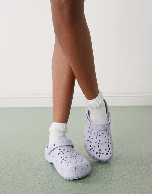 Дитячі крокс Класік Клог Бузковий Crocs Kids' Classic Floral Cut-Out Clog - зображення 10