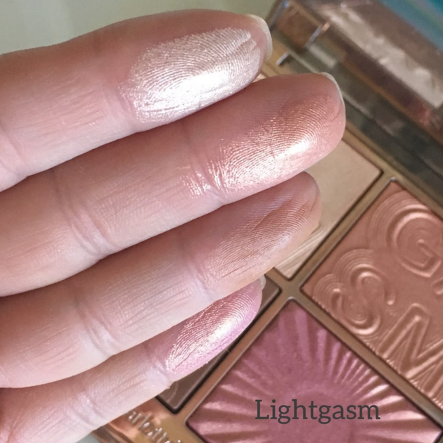 Палетка для макияжа: хайлайтер + румяна + бронзер Charlotte Tilbury Glowgasm Face Palette Lightgasm 15.2 г - Фото 9 Палетка для макияжа: хайлайтер + румяна + бронзер Charlotte Tilbury Glowgasm Face Palette Lightgasm 15.2 г - изображение 9
