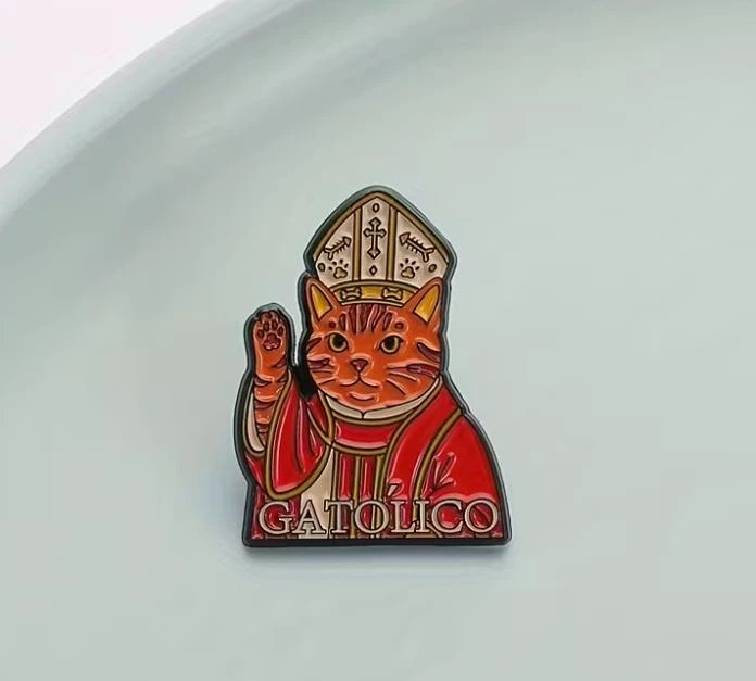 Значок Gatolico - если молиться, то на кота 3.05 х 2.29 см "Я КОТолик" - изображение 4