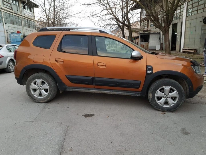 Молдинг дверей для Dacia Duster 2018-2024, 4 шт, пластик V2 - зображення 10