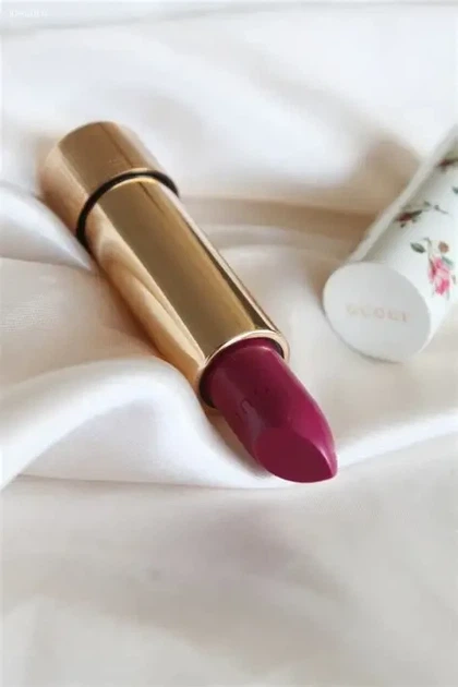 Помада - бальзам Gucci Rouge A Levres Voile Lip Colour, 403 Love Before Breakfast 3.5g без коробки - изображение 2