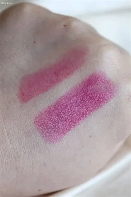 Помада - бальзам Gucci Rouge A Levres Voile Lip Colour, 403 Love Before Breakfast 3.5g без коробки - изображение 3