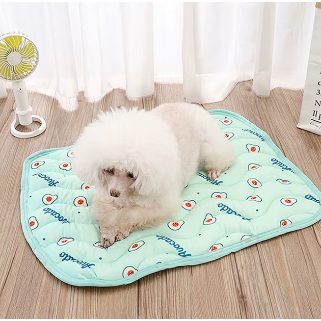 Літня охолоджуюча підстилка для котів Derby Ice Silk Material Summer Pet Cooling Mat Avocado, 50х60 см - зображення 2