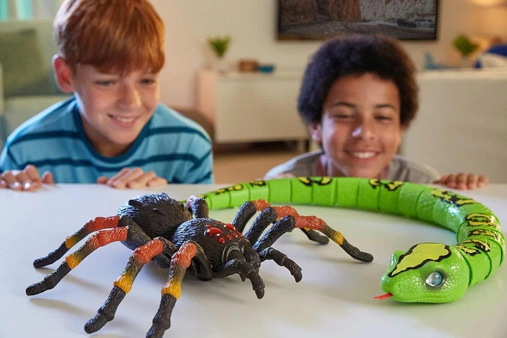 Інтерактивна іграшка Zuru Robo Alive Giant Tarantula великий павук Тарантул зі слизом - Фото 7 Інтерактивна іграшка Zuru Robo Alive Giant Tarantula великий павук Тарантул зі слизом - изображение 7