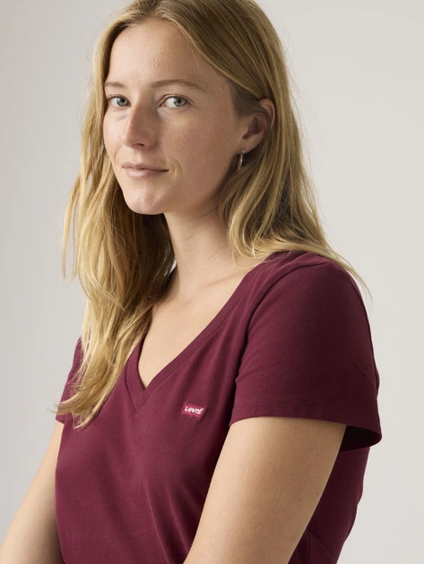 T-shirt damski bawełniany v serek Levi`s Perfect Vneck 85341-0132 L Bordowy (5401187776262) - obraz 4