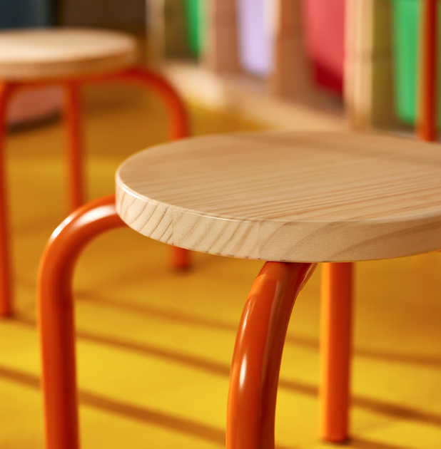 Табурет диячий дерев'яний/помаранчевий Ikea GREJSIMOJS 605.989.73 - Фото 5 Табурет диячий дерев'яний/помаранчевий Ikea GREJSIMOJS 605.989.73 - зображення 5