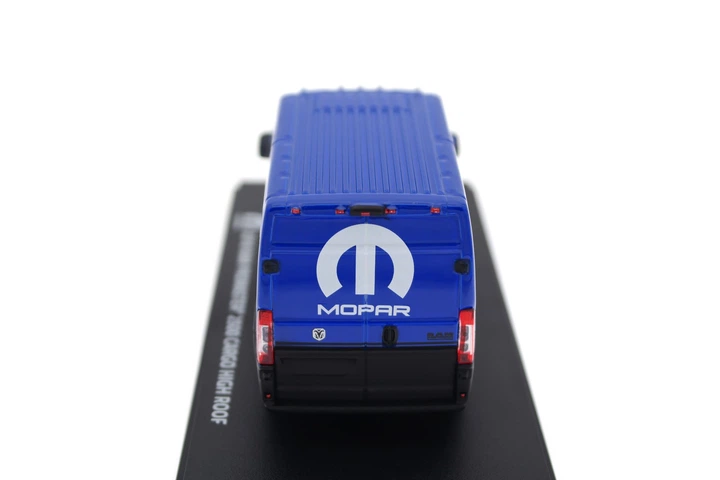 Модель авто Greenlight Ram Promaster 2500 Cargo High Roof Mopar Hospitality Van 2018 1:43 Синій/Чорний (86155) - Фото 4 Модель авто Greenlight Ram Promaster 2500 Cargo High Roof Mopar Hospitality Van 2018 1:43 Синій/Чорний (86155) - зображення 4
