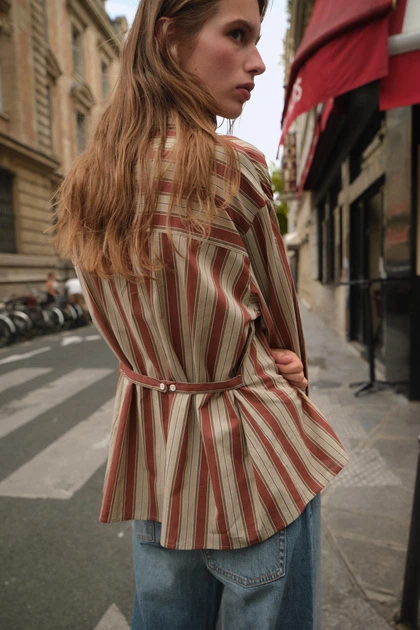 Смугаста сорочка з хлястиком на спині Zara 8795/152 S Бежева/Бордова (08795152330S) - Фото 3 Смугаста сорочка з хлястиком на спині Zara 8795/152 S Бежева/Бордова (08795152330S) - зображення 3