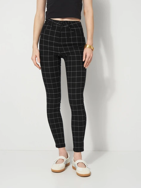 Брюки женские Cropp 7696N-90X 32 Черные (5904841657407) - Фото 1 Брюки женские Cropp 7696N-90X 32 Черные (5904841657407) - изображение 1