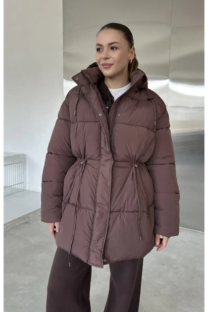 ПУХОВИК НА ЗАТЯЖКИ З ТОНКИМ ПОЯСОМ OW4 2504121070506 M/L Какао - Фото 1 ПУХОВИК НА ЗАТЯЖКИ З ТОНКИМ ПОЯСОМ OW4 2504121070506 M/L Какао - изображение 1