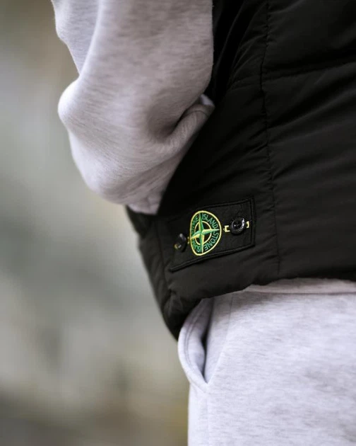 Мужская весенняя жилетка Stone Island 3XL черная (95216) - Фото 5 Мужская весенняя жилетка Stone Island 3XL черная (95216) - изображение 5