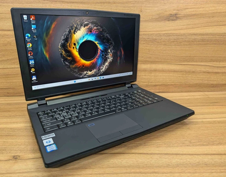 Игровой ноутбук Sager Clevo P750TM1 / 15.6" (1920x1080) IPS / Intel Core i9-9900K (8 (16) ядер по 3.6 - 5.0 GHz) / 32 GB DDR4 / 1000 GB SSD / nVidia GeForce RTX 2060, 6 GB GDDR6, 192-bit / WebCam / Windows 11 б/у - Фото 4 Игровой ноутбук Sager Clevo P750TM1 / 15.6" (1920x1080) IPS / Intel Core i9-9900K (8 (16) ядер по 3.6 - 5.0 GHz) / 32 GB DDR4 / 1000 GB SSD / nVidia GeForce RTX 2060, 6 GB GDDR6, 192-bit / WebCam / Windows 11 б/у - изображение 4