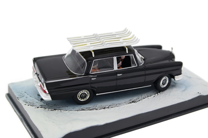 Модель авто Universal Hobbies Mercedes-Benz 220 S W111 On Her Majestys Secret Service 1963 1:43 Чорний James Bond Collection (DC666) Б/В - Фото 2 Модель авто Universal Hobbies Mercedes-Benz 220 S W111 On Her Majestys Secret Service 1963 1:43 Чорний James Bond Collection (DC666) Б/В - изображение 2