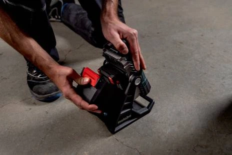 Аккумуляторный прожектор Metabo BSA 18 LED 4000 18 V в картонной коробке (601505850) - изображение 4