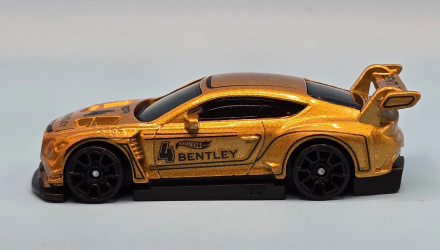 Машинка Хот Вілс 1:64 2018 Bentley Continental GT3 колекція Race Day Hot Wheels Mattel JBC18 - зображення 5