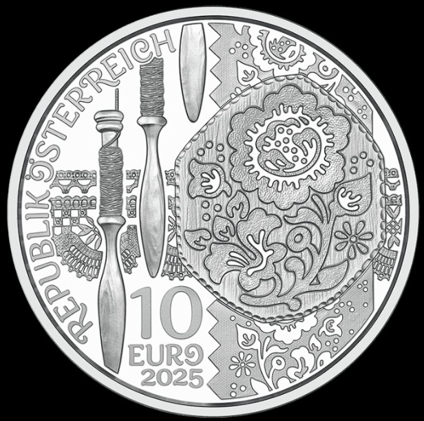Срібна монета 10 євро Традиції та мода. Дірндль 16.82 грам Proof 925 проба 2025 року у футлярі. Кольорове покриття - Фото 3 Срібна монета 10 євро Традиції та мода. Дірндль 16.82 грам Proof 925 проба 2025 року у футлярі. Кольорове покриття - изображение 3