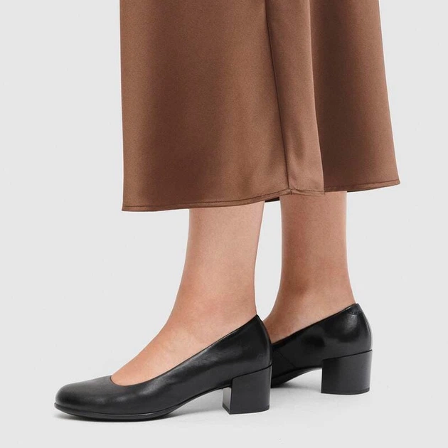 Czółenka damskie na słupku ECCO Liva 35 25060301001 39 Czarne (194892249101) - obraz 2