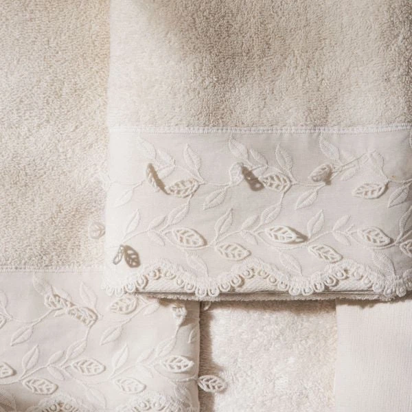 Ręcznik Homla Ravello z ozdobnym haftem 70 x 130 cm (5906496770777) - obraz 4