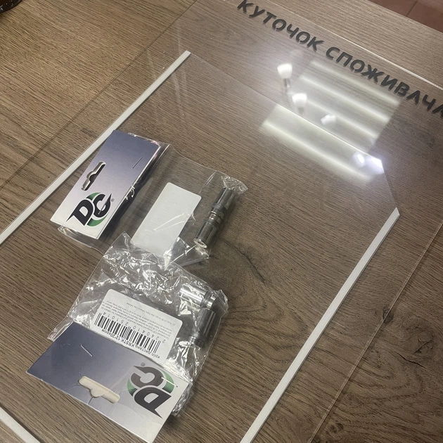 Информационный уголок, 45×30 см, прозрачный акрил, с креплениями(KN_78561FEC6150) - Фото 4 Информационный уголок, 45×30 см, прозрачный акрил, с креплениями(KN_78561FEC6150) - изображение 4