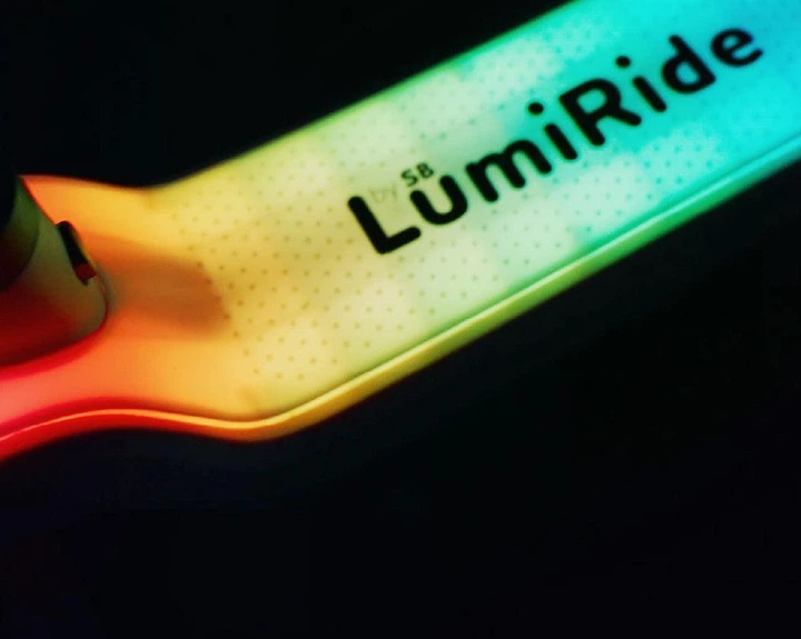 Триколісний дитячий самокат LUMI RIDE із LED- підсвіткою платформою, чорний (Sun Baby) - Фото 7 Триколісний дитячий самокат LUMI RIDE із LED- підсвіткою платформою, чорний (Sun Baby) - изображение 7