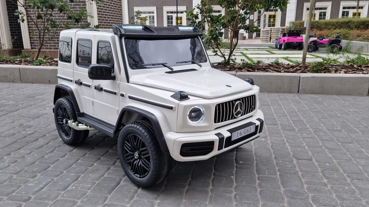 Дитячий двомісний електромобіль джип Mercedes-Benz 4WD Bambi M 5880EBLR(24V) (Білий) - Фото 1 Дитячий двомісний електромобіль джип Mercedes-Benz 4WD Bambi M 5880EBLR(24V) (Білий) - зображення 1