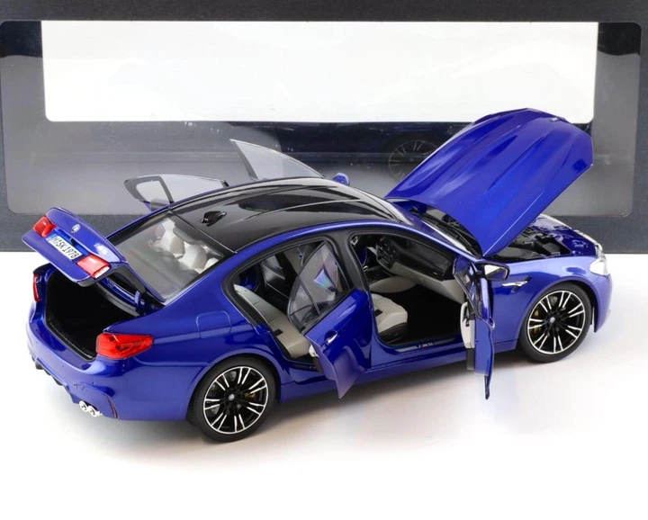 Модель автомобиля BMW M5 (F90) Marina Bay Blue, Scale 1:18