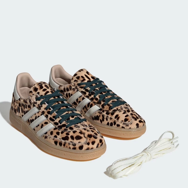 Женские кеды кожаные с ворсом pony hair низкие Adidas Handball Spezial W KI6678 38.5 (5.5UK) 24 см Magic Beige (4068816245158) - Фото 7 Женские кеды кожаные с ворсом pony hair низкие Adidas Handball Spezial W KI6678 38.5 (5.5UK) 24 см Magic Beige (4068816245158) - изображение 7