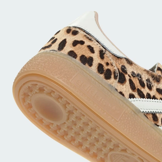Женские кеды кожаные с ворсом pony hair низкие Adidas Handball Spezial W KI6678 38.5 (5.5UK) 24 см Magic Beige (4068816245158) - Фото 8 Женские кеды кожаные с ворсом pony hair низкие Adidas Handball Spezial W KI6678 38.5 (5.5UK) 24 см Magic Beige (4068816245158) - изображение 8