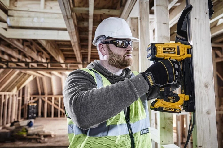 Степлер скобозабивний акумуляторний DeWALT DCN701D2 - зображення 8