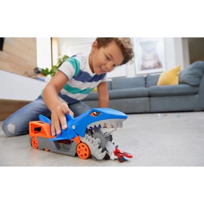 Грузовик-транспортер Hot Wheels Акулья пасть (GVG36) - изображение 7
