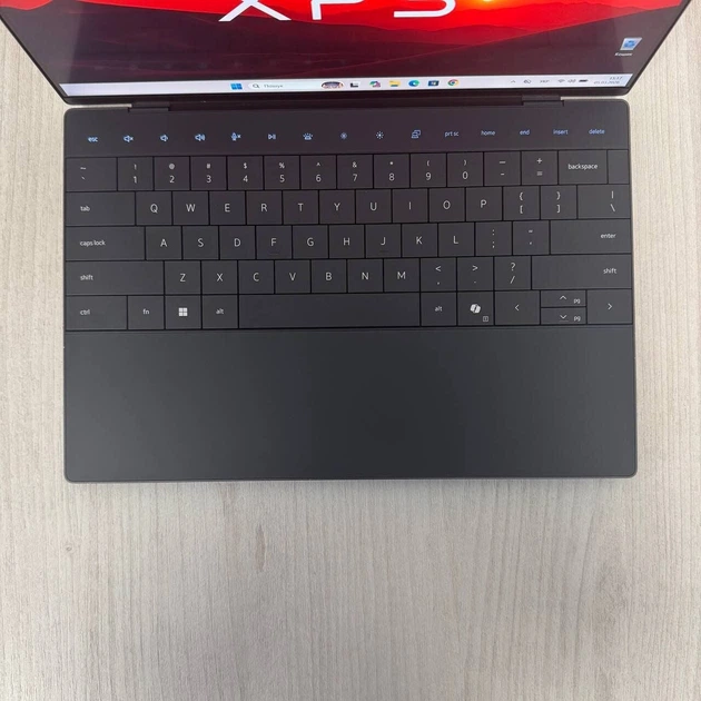Ультрабук Dell XPS 13 9360 / 13.3" (1920x1080) IPS / Qualcomm Snapdragon X Elite (12 (12) ядра по 3.4 - 4.3 GHz) / 32 GB DDR5 / 512 GB SSD M.2 / Qualcomm Adreno GPU / WebCam б/у - Фото 3 Ультрабук Dell XPS 13 9360 / 13.3" (1920x1080) IPS / Qualcomm Snapdragon X Elite (12 (12) ядра по 3.4 - 4.3 GHz) / 32 GB DDR5 / 512 GB SSD M.2 / Qualcomm Adreno GPU / WebCam б/у - изображение 3