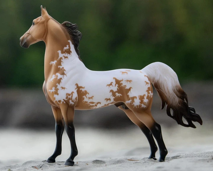 Американський верховий жеребець traditional до 75 ювілею Breyer 10319 - изображение 4