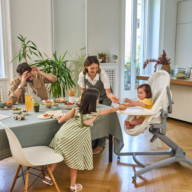 Ліжечко-стільчик 5 в 1 Chicco Baby Hug Pro, колір білий (87076.14) - Фото 3 Ліжечко-стільчик 5 в 1 Chicco Baby Hug Pro, колір білий (87076.14) - зображення 3