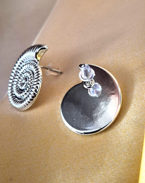 Жіночі сережки "Морські равліки" jewelry Сріблясті - Фото 6 Жіночі сережки "Морські равліки" jewelry Сріблясті - зображення 6
