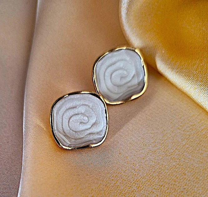 Сережки делікатні Прямокутники jewelry Білі - зображення 3